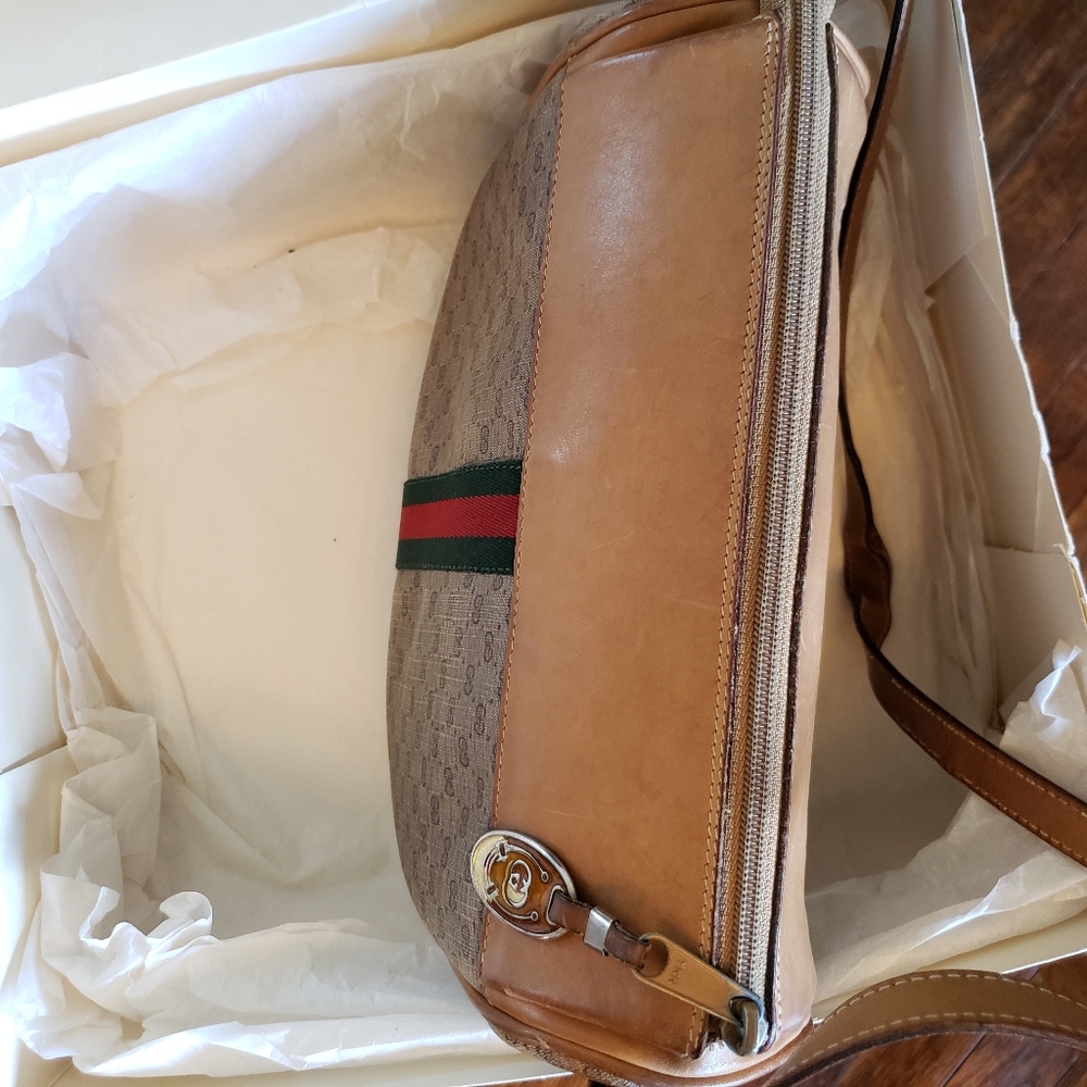 Vintage Gucci purse with box - Picture 16 of 17